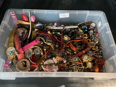 Lot 1355 - Tray of various watches