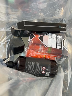 Lot 1528 - Bag containing various items to incl. hot and...