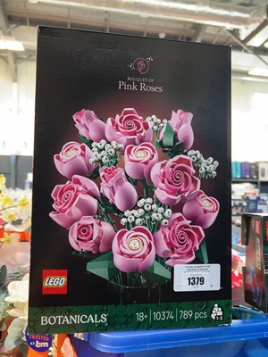Lot 1379 - Lego Botanicals bouquet of pink roses (10374)