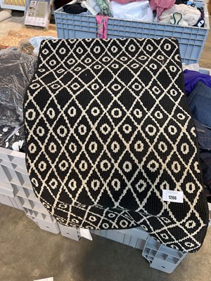 Lot 1266 - Hall rug