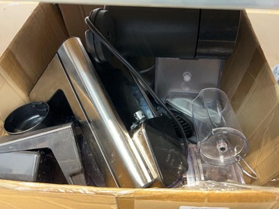 Lot 1469 - Box of various blender and coffee machine...