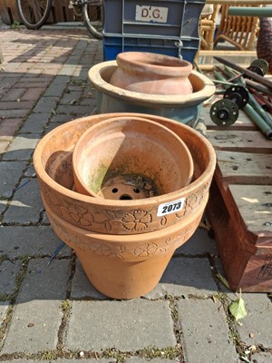 Lot 2073 - Quantity of various garden pots