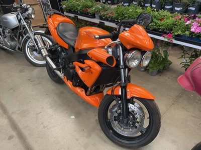 Lot (VX04 BJJ) 2004 Triumph Speed Four motorbike...