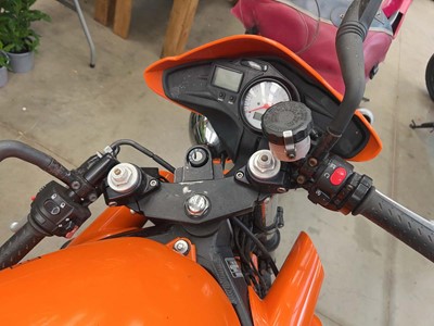 Lot (VX04 BJJ) 2004 Triumph Speed Four motorbike...
