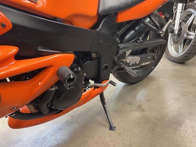 Lot (VX04 BJJ) 2004 Triumph Speed Four motorbike...