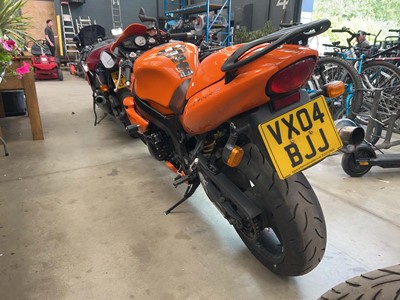 Lot (VX04 BJJ) 2004 Triumph Speed Four motorbike...
