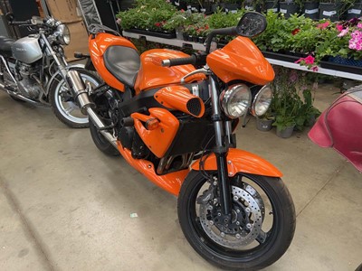 Lot (VX04 BJJ) 2004 Triumph Speed Four motorbike...