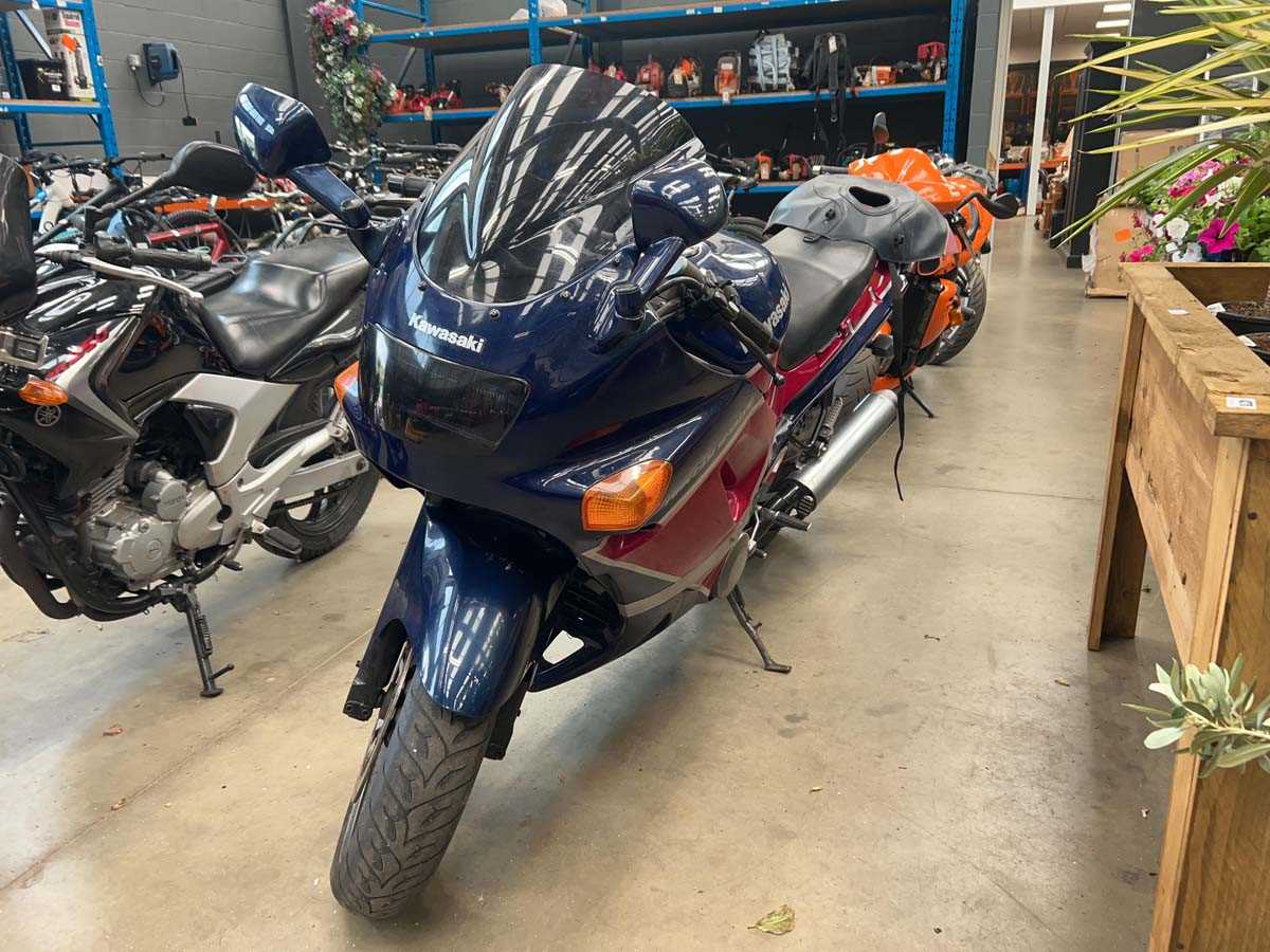 Lot 4014 - (J359 BJN) 1992 Kawasaki ZX-6 (ZZR600)...