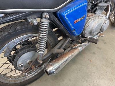 Lot (OJO 436W) 1981 Suzuki GS250T motorbike in...