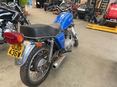 Lot (OJO 436W) 1981 Suzuki GS250T motorbike in...