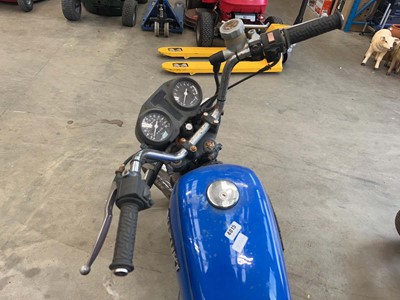 Lot (OJO 436W) 1981 Suzuki GS250T motorbike in...