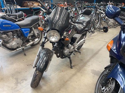 Lot (AV09 TLU) 2009 Yamaha YBR250-07 motorbike in...