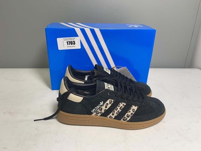 Lot Adidas UK6 handball spezial trainers in black -...