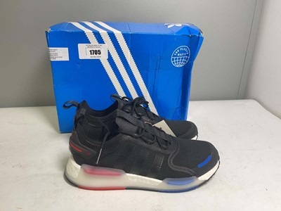Lot Adidas UK9 NMD_V3 trainers in black - boxed