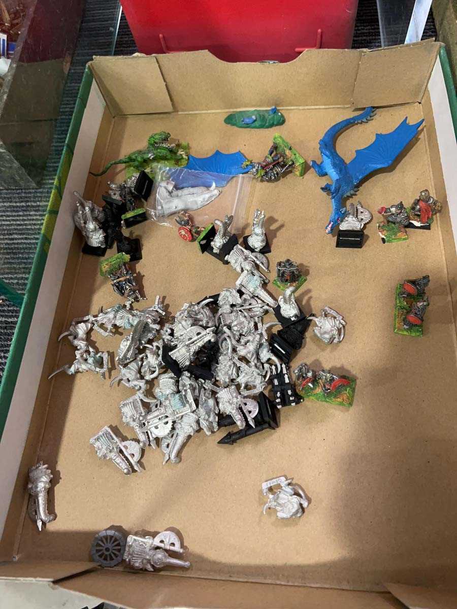 Lot 2182 - Warhammer/War Gaming: Collection of knights...
