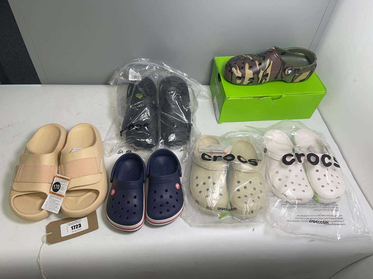 Lot 6x Pairs of Crocs in various styles and sizes