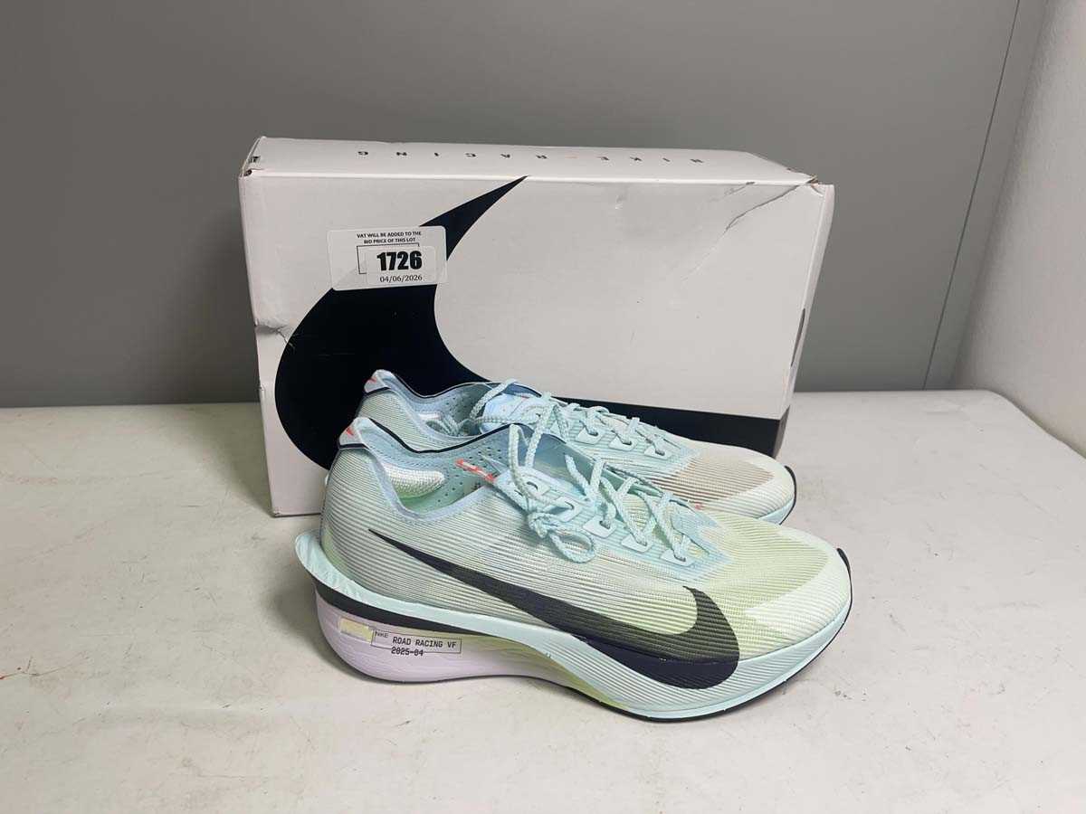 Lot Nike UK6 zoomx vaporfly next% 4 trainers in...
