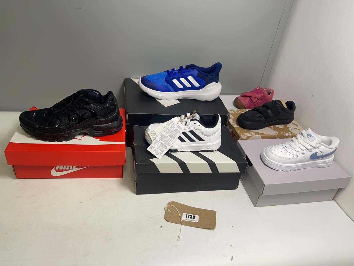Lot 6x Boxed pairs of children's shoes to include...