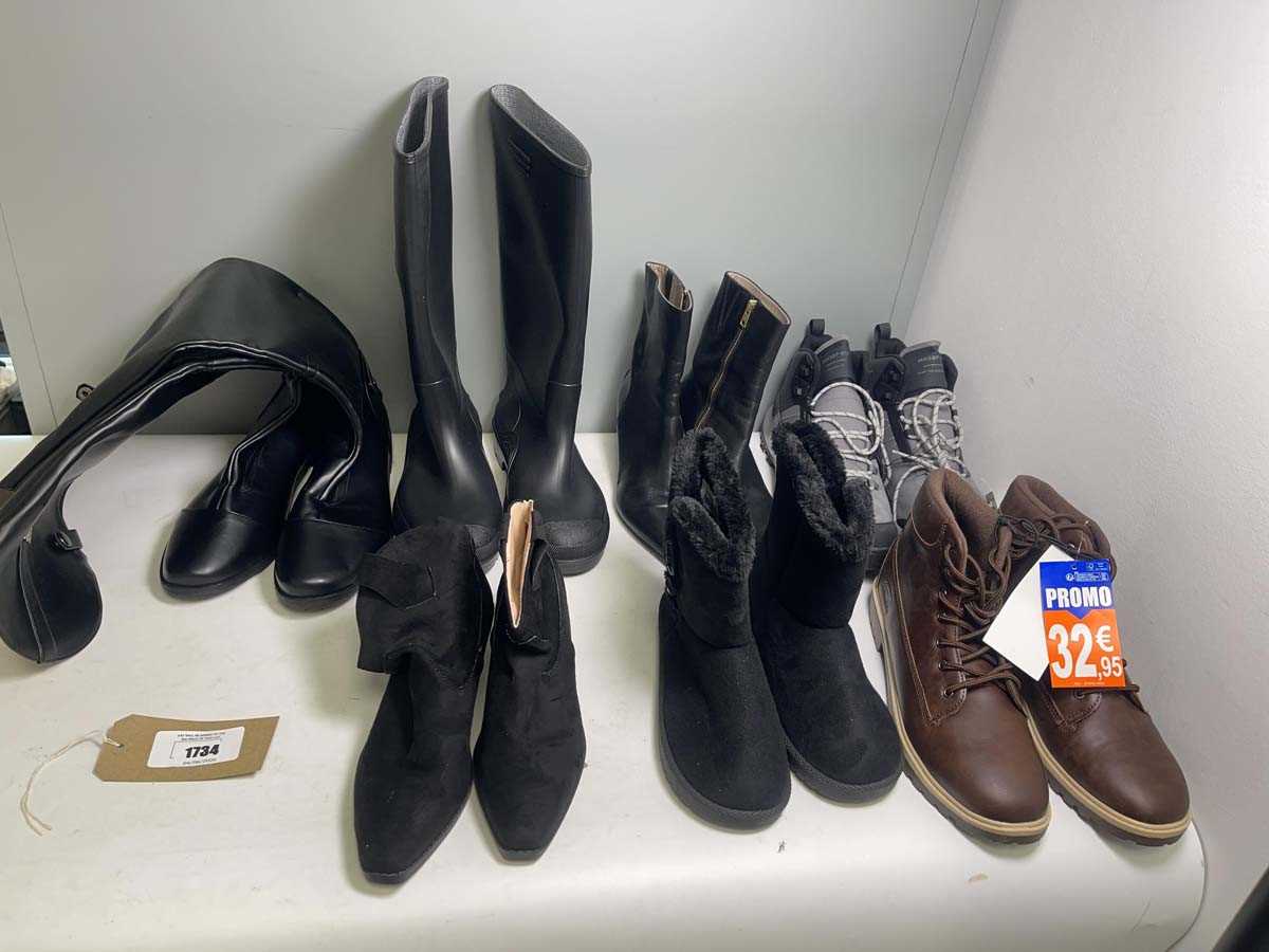 Lot 7x Pairs of boots in various styles to include...