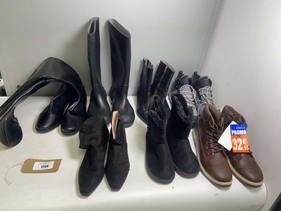 Lot 7x Pairs of boots in various styles to include...