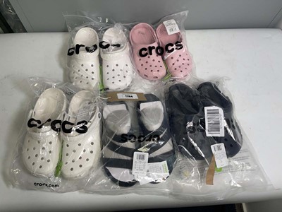 Lot 5x Pairs of Crocs in various styles and sizes