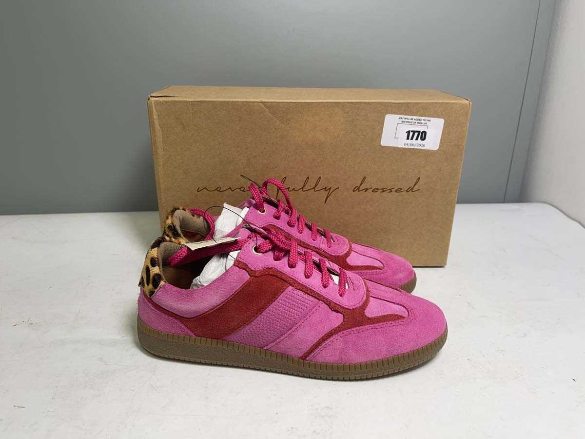 Lot Never Fully Dressed UK5 pink and red trainers -...