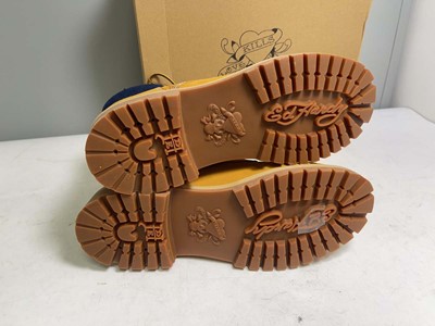 Lot Ed Hardy UK10 dancing dragon work boots in tan...