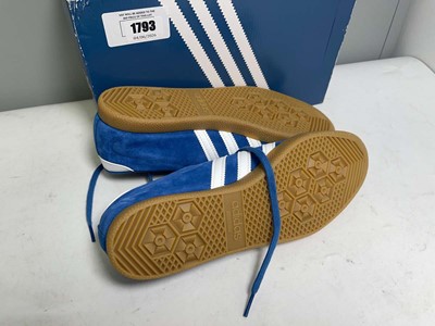 Lot Adidas UK9 koln trainers in blue - boxed