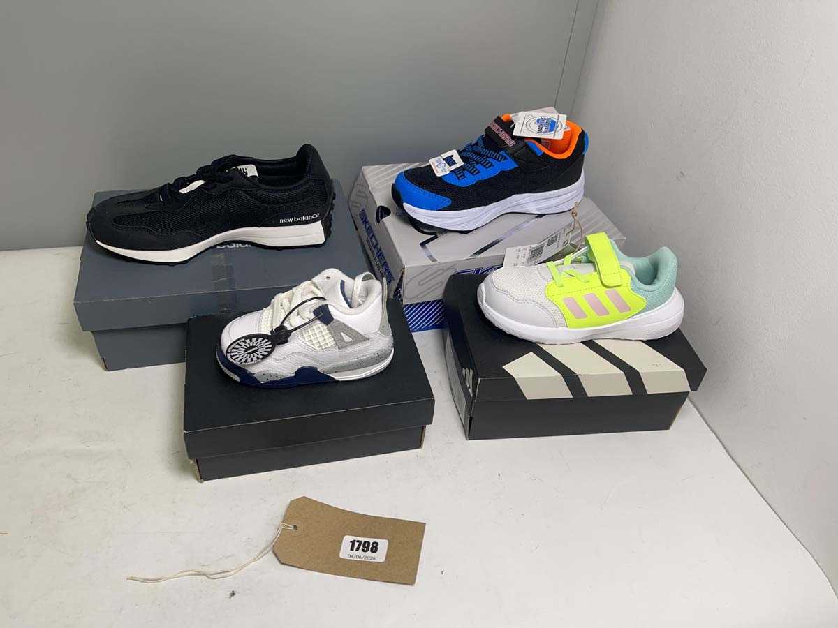 Lot 4x Boxed pairs of children's trainers to...