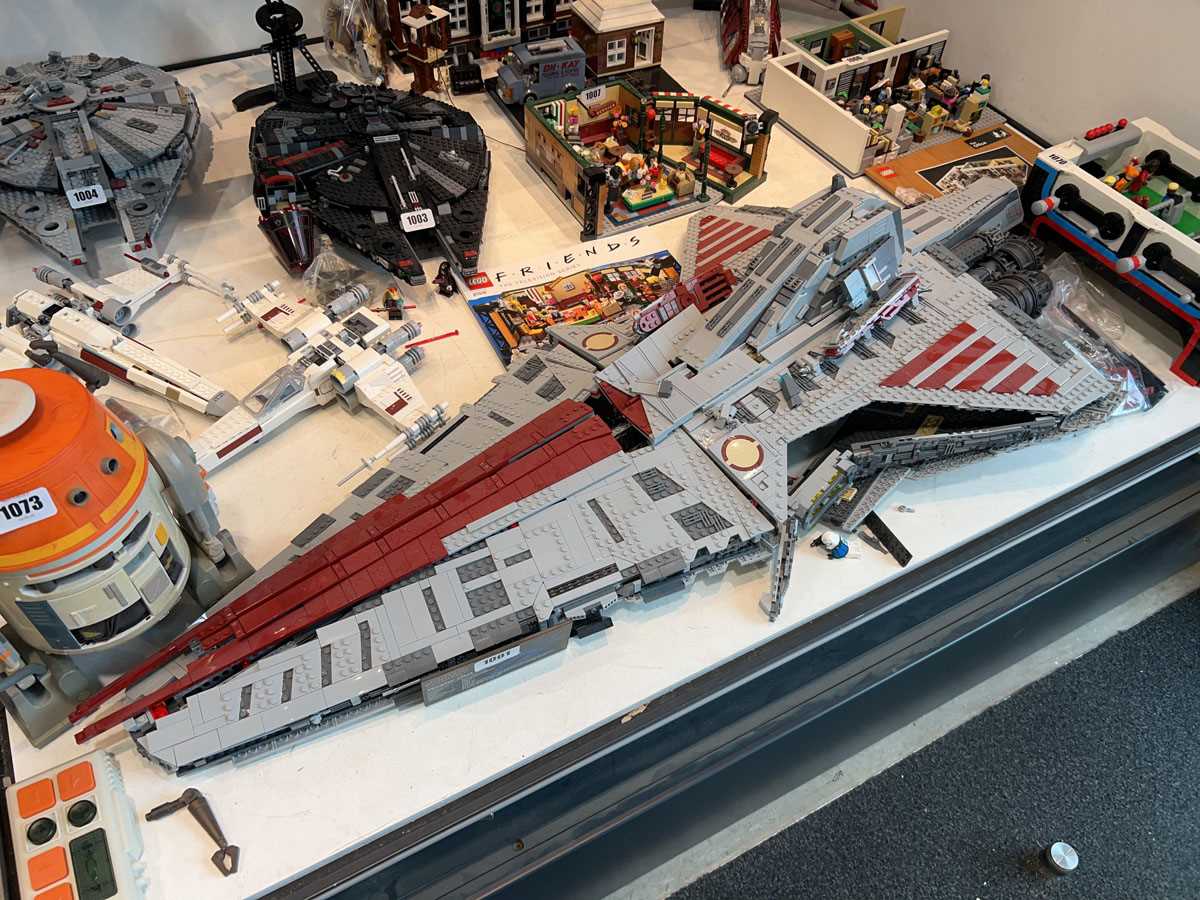 Lot 1001 - Star Wars Venator-Class Star Destroyer (75367)