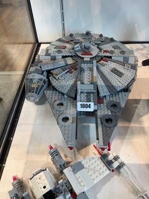 Lot 1004 - Lego Star Wars Millennium Falcon (75105)