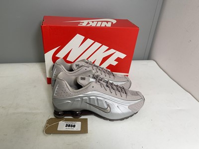 Lot 3329 - Nike UK9 shox R4 trainers in cave stone - boxed