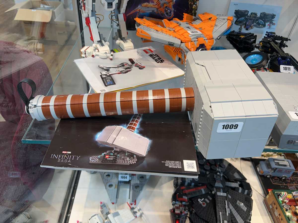 Lot 1009 - Lego Marvel Infinity Saga Thor's Hammer...