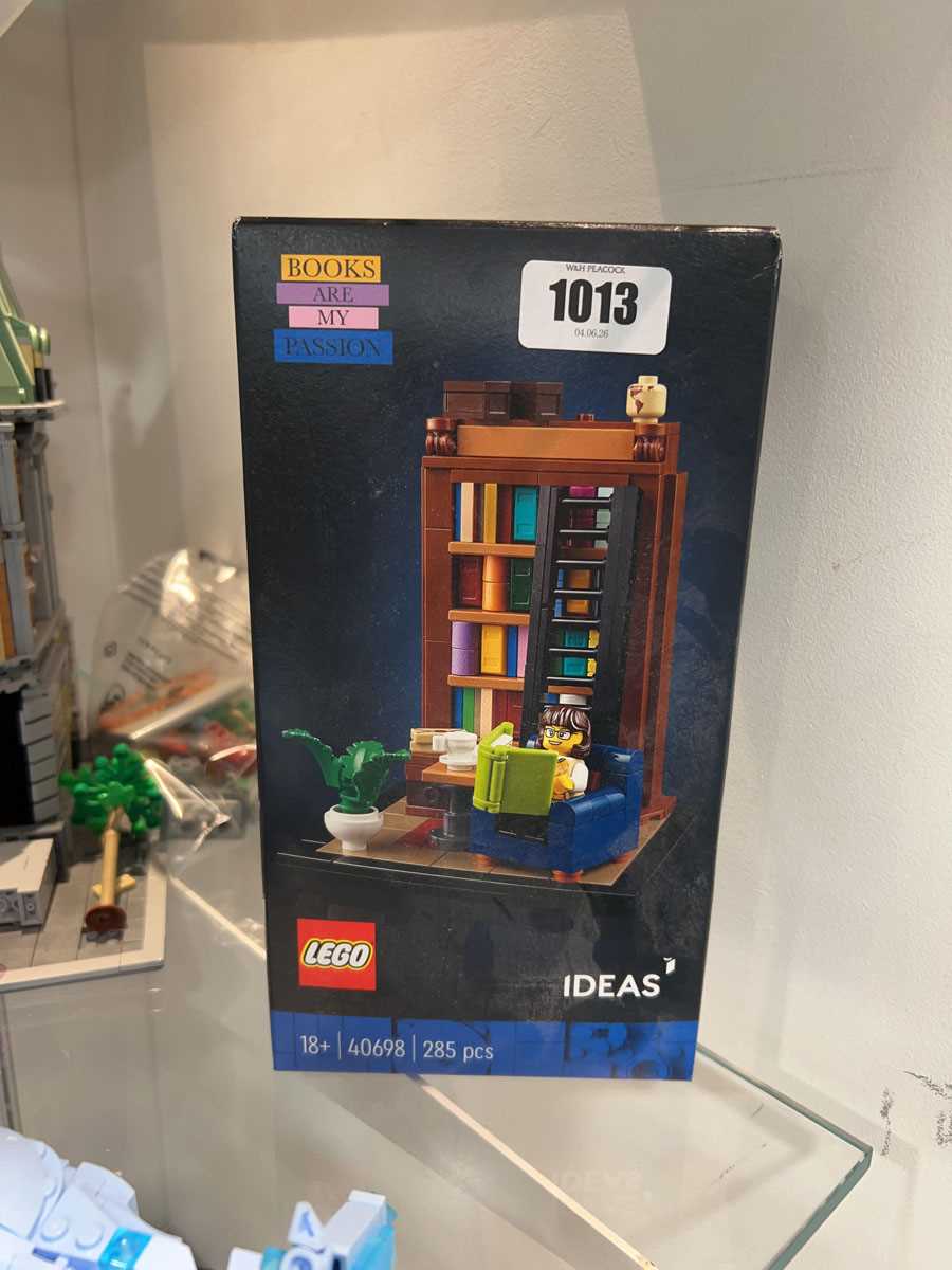 Lot 1013 - Boxed Lego Ideas Books Are My Passion (40698)
