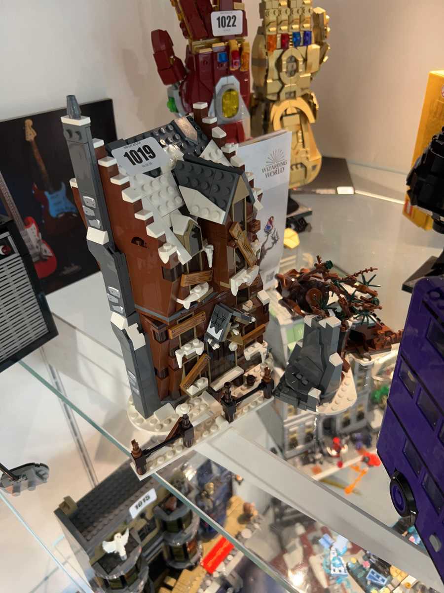 Lot 1019 - Lego Harry Potter The Shrieking Shack Whomping...