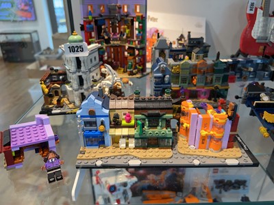 Lot 1025 - Shelf of Harry Potter mainly Diagon Alley Lego...
