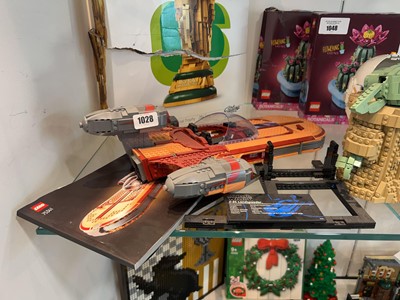 Lot 1028 - Lego Star Wars X-34 land speeder (75341) with...