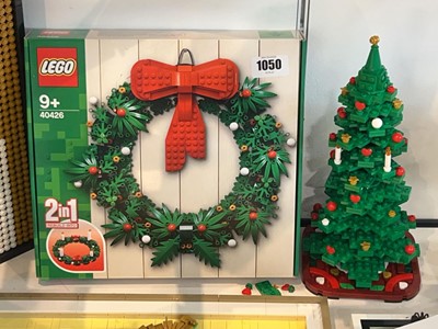 Lot 1050 - Boxed Lego Christmas wreath (40426) with Lego...