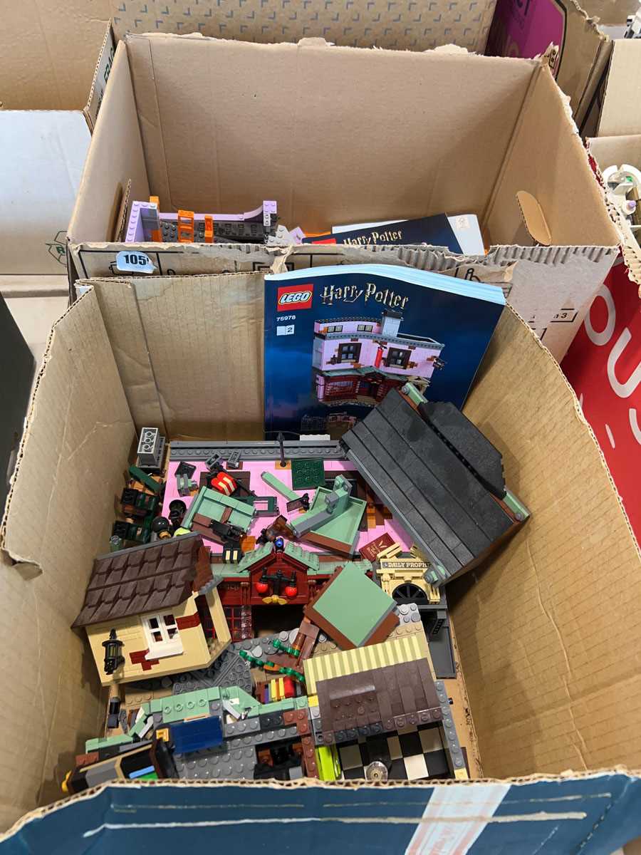 Lot 1055 - 2 boxes of Harry Potter Lego incl. part built...