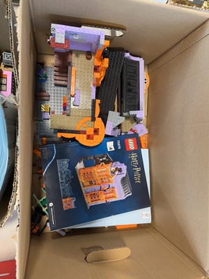Lot 1055 - 2 boxes of Harry Potter Lego incl. part built...