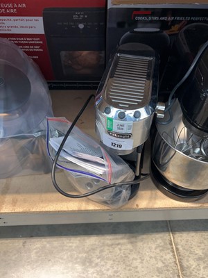 Lot 1219 - Delonghi Dedica coffee machine
