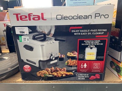 Lot 1204 - Tefal Oleoclean Pro deep fryer