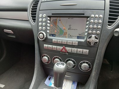Lot (HW07 SLK) 2007 Mercedes-Benz SLK280 hard-top...