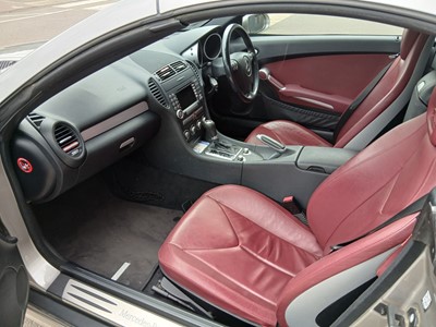 Lot (HW07 SLK) 2007 Mercedes-Benz SLK280 hard-top...