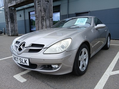 Lot (HW07 SLK) 2007 Mercedes-Benz SLK280 hard-top...